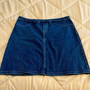 Small denim stretch skirt.